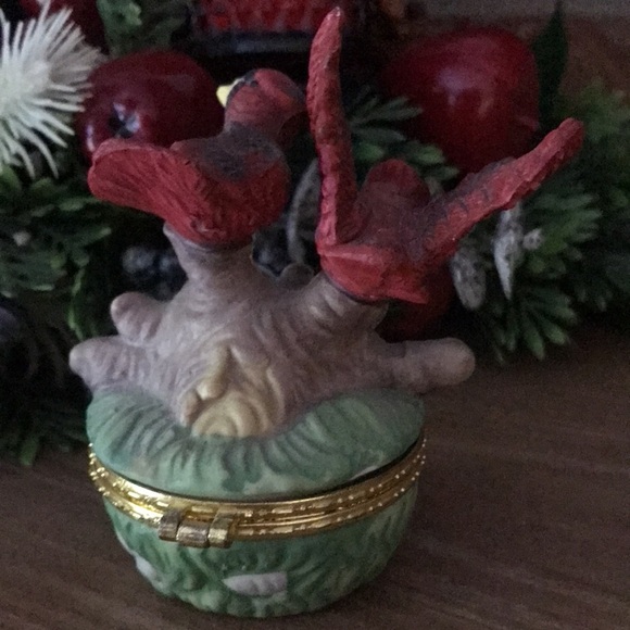 Rare Vintage Red Bird Miniature Gold Trinket Box - Picture 5 of 7